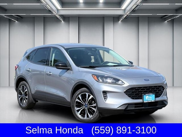 2022 Ford Escape SE in Silver Metallic — front three-quarter view