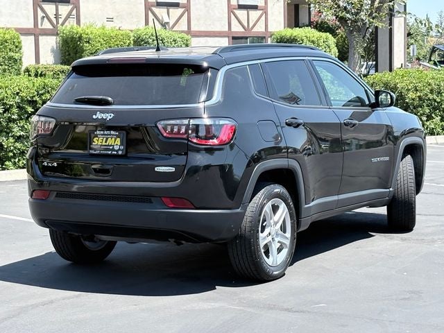 2023 Jeep Compass — detail view