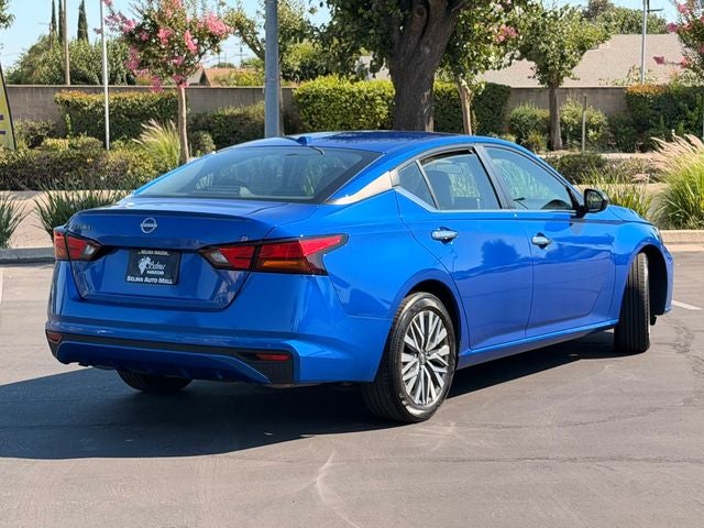 2025 Nissan Altima — detail view
