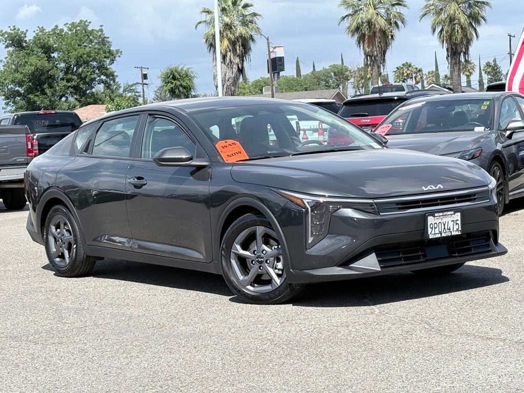2025 Kia K4 — side profile view